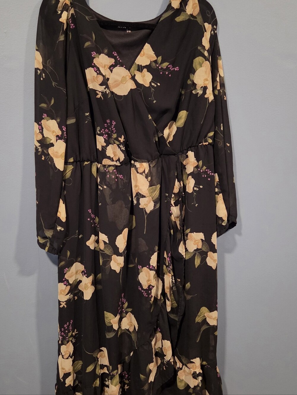 Ava & Viv Black Floral Wrap Dress with Beige Blossoms